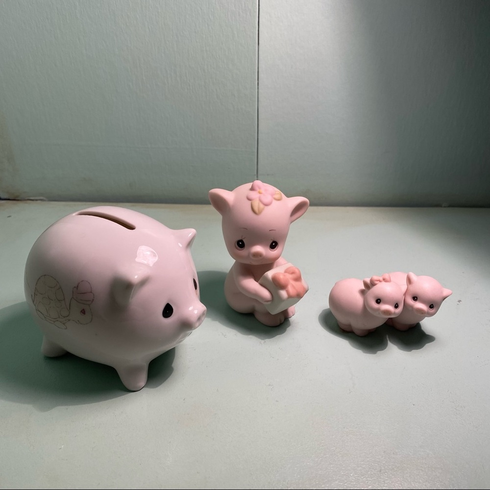 Precious Moments Pigs 3 pieces Piggy Bank Figurines